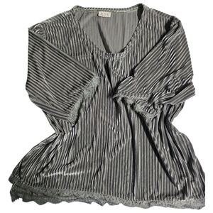 POL Sage Grey Velvet Plissé High-Low Tunic Top M Eyelash Lace